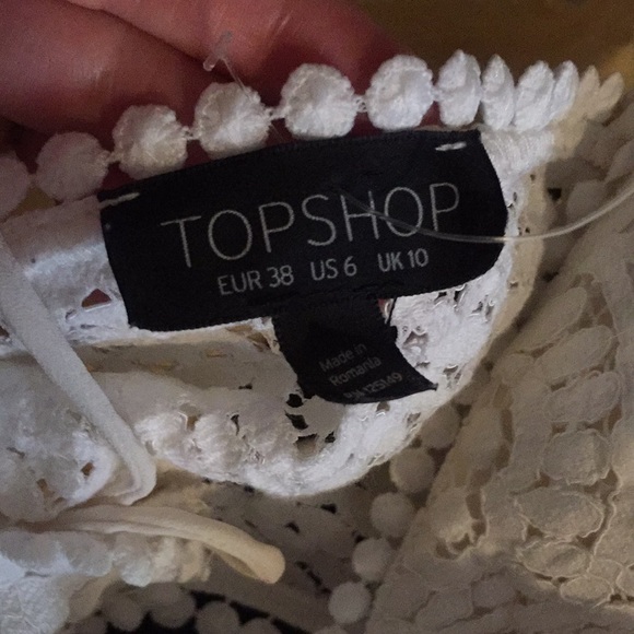 Top shop cream colored crop top side zip size US 6 - Picture 9 of 9